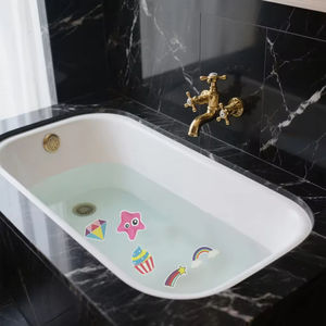 Autocollants antidérapants pour salle de bain en production en gros avec personnalisation de la taille flexible pour les salles de bain commerciales et résidentielles - Product Image 2