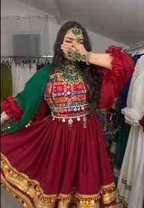 Robe de luxe pour femme en mousseline de soie et coton Afghani avec travail manuel complexe pour les mariages et les occasions festives dans toutes les tailles - Product Image 5