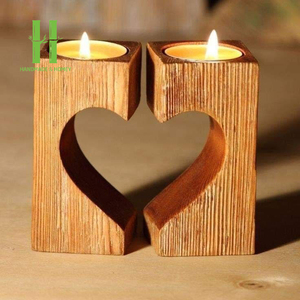 Ensemble de 2 bougeoirs décoratifs en bois pour la Saint-Valentin pour la maison, le restaurant, l'hôtel et l'emballage personnalisé au Vietnam - Product Image 1