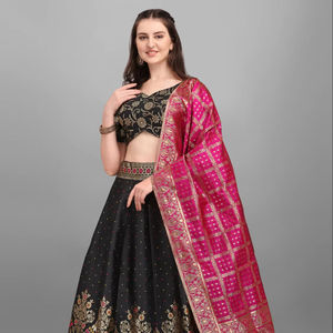 Premium Jacquard Lehenga Choli dans Anarkali Style Zari Agrémenté - Product Image 1
