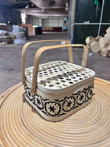 GIFTS & CRAFTS Boîte cadeau tissée avec couvercle Paniers en bambou tressés à la main de haute qualité pour mariage - Product Image 3