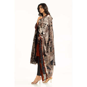Conjunto de Traje de 3 Piezas para Mujer Khaddar con Detalle Bordado IUSTKSD-1262 - Product Image 2