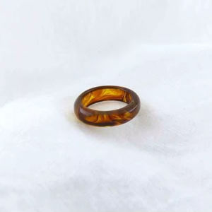 แหวนเรซิ่นอะคริลิกรูปทรงกลม แหวนทำมือ แหวนแห่งความรัก เครื่องประดับสำหรับงานปาร์ตี้ผู้หญิง ขายส่งราคาดีที่สุด - Product Image 1