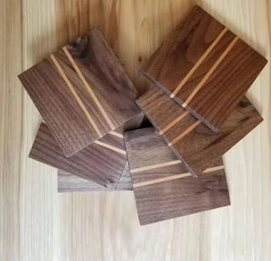 Posavasos de madera cuadrada a rayas con empalme de madera de nogal negro y cerezo de arce natural para beber café té - Product Image 1