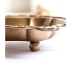 Platos de latón clásicos de inspiración vintage, hechos a mano por artesanos expertos. Pedidos de exportación y venta al por mayor disponibles. - Product Image 3