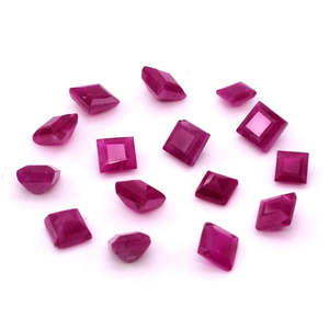 Pierre précieuse rubis naturel africain non traité calibré 3mm 4mm, formes carrée, cœur, coussin, triangle, marquise, princesse, ovale, triligne, rouge - Product Image 1