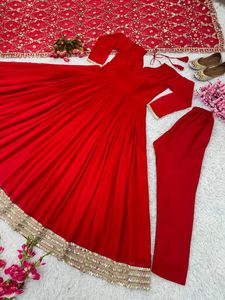 Nouveau Designer Wedding Wear Faux Georgette Heavy Sequence Broderie Work Gown And Bottom avec Dupatta au prix de gros - Product Image 4