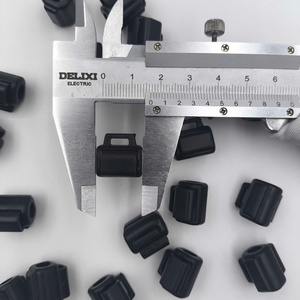 Bouchon de verrouillage de cordon en plastique noir avec boutons de fil de 6mm - Product Image 4