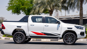 Ilux R20 2023 Usado en Buen Estado, Volante a la Izquierda, Automático, Techo Solar, Luces LED, Interior Oscuro, Asientos de Cuero - Product Image 4