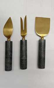 Ensemble de trois pièces de couteaux à fromage en acier inoxydable avec manche et têtes en marbre gris naturel Couteau de cuisine en or mat - Product Image 6