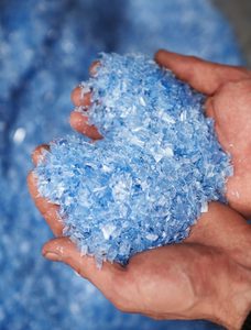 Flocons PET transparents lavés à chaud de haute pureté pour l'utilisation de textiles, de films et de bouteilles | Produit de recyclage à prix d'usine compétitif - Product Image 3