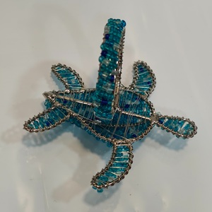 Servilletero de figura de delfín de Metal hecho a mano, diseño de lujo con cuentas azules y verde azulado para mesa de comedor de boda y fiesta - Product Image 2