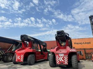 Contenedor y grúa portuaria Kalmar DRF450 apilador de contenedores de 45 toneladas, Suecia hizo Kalmar contenedor de 45 toneladas y apilador de puertos - Product Image 6