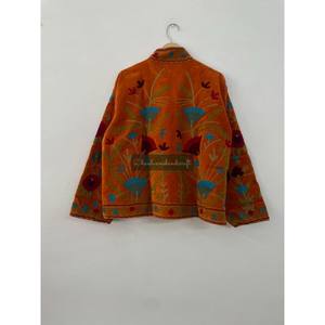 Veste unisexe en velours de coton Suzani en gros avec broderie à la main ouzbek motif floral pardessus pour femmes pour le printemps hiver - Product Image 4