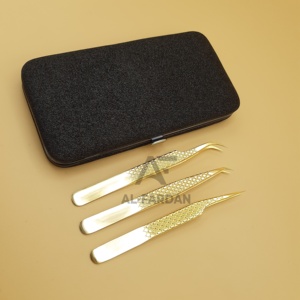 Pinzas Profesionales para Pestañas, Chapadas en Oro de 24k, con Agarre de Diamante de Color, Curvas y Rectas, para Extensión de Pestañas, con Estuche Magnético - Product Image 4