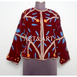 Veste courte d'hiver en velours de coton fait main, écologique, matelassée, vintage, Suzani, brodée de fleurs, style bohème, coupe bomber, coupe-vent - Product Image 1