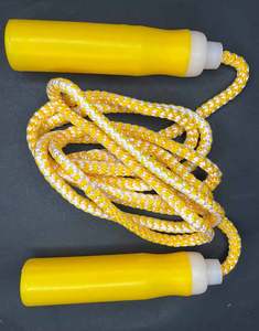 Meilleures ventes Corde à sauter en coton jaune sur mesure avec manche en bois naturel Corde à sauter personnalisée - Product Image 1