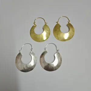 Boucles d'oreilles en laiton doré Couleur or Boucles d'oreilles géométriques rectangulaires creuses en laiton à la mode pour les femmes Fête de mariage - Product Image 2