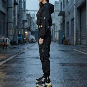 Custom Logo Wholesale <b>Women</b> Black Streetwear <b>Tracksuit</b> Waterproof Cotton <b>Velvet</b> Eco-Friendly Short Cropped Windbreaker Jacket - Product Image 3