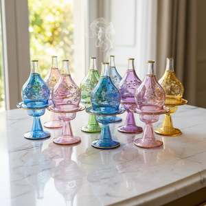 Brûleur d'encens de luxe LW84 en verre borosilicate soufflé à la main, résistant à la chaleur, avec socle floral et accents floraux émaillés à la main - Product Image 3
