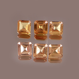 Saphir orange de laboratoire 3 mm, taille Asscher, facetté, calibré, pierre précieuse certifiée pour la fabrication de bijoux, vente en gros - Product Image 1