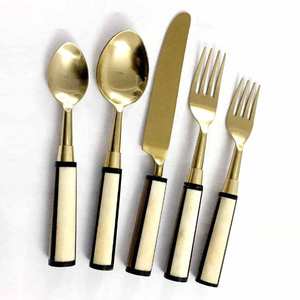 เครื่องใช้บนโต๊ะอาหารที่มีด้ามจับทองเหลืองทรงผีเสื้อดีไซน์แบบอเมริกัน4-Pcs ทนทานสำหรับงานแต่งงาน - Product Image 5