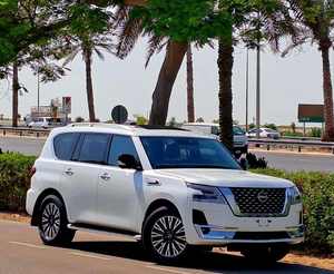 Nissan Patrol Platinum Usado con Aceleración Rápida - Product Image 3