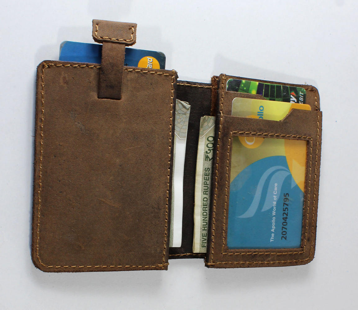 สีน้ำตาล