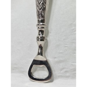 Abridor de Botellas Victoriano Ornamentado, Abridor de Vino y Cerveza de Metal con Acabado Plateado, con Logotipo Personalizable y Función Magnética - Product Image 4
