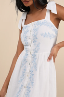 Vestido Maxi Bohemio de Lujo, Bordado, de Algodón Orgánico Ecológico, Corte en A, Cuello con Lazo, Tirantes Finos, Cierre de Botones, Natural