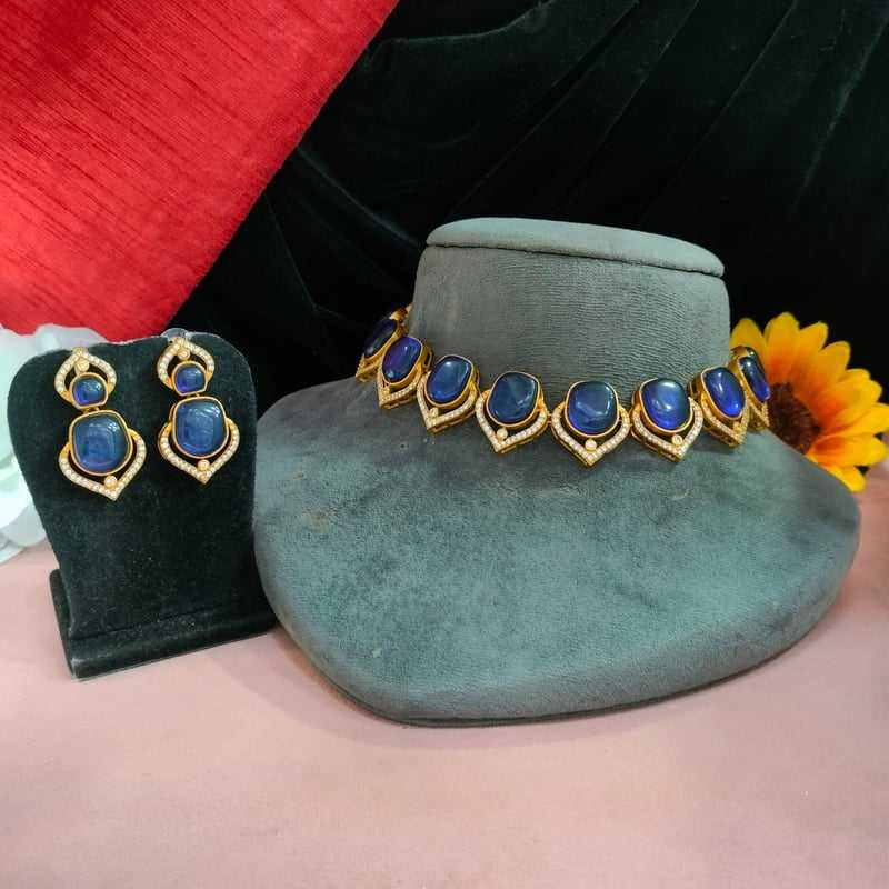 สีกรมท่า