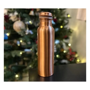 Botella de cobre de diseño elegante de calidad de exportación, función de bebida directa, ecológica, Unisex, moderna para hidratación, bienestar a granel - Product Image 1