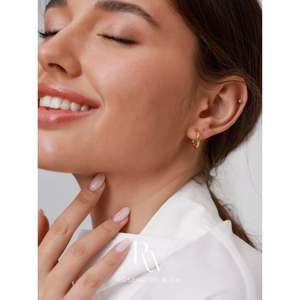 Orecchini a Cerchio Intrecciati Placcati Oro 18K, Leggeri e Delicati, Anelli alla Moda per Mamma, Regalo Perfetto per Lei - Product Image 2