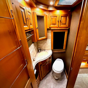 SUPPLIER OF Used 2019 Tiff in Phae ton 40QBH Class A diesel <b>motorhome</b> - Product Image 2