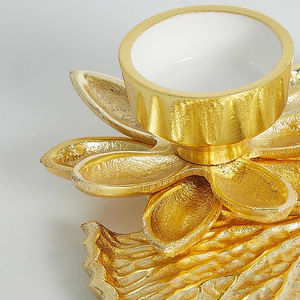 Ensemble de vaisselle de fête plateau en aluminium plaqué or avec bol à fleurs trempé fixé dedans de haute qualité avec plateau en aluminium de qualité supérieure - Product Image 1