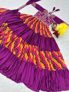ชุดผ้า Anarkali เย็บปักลายด้วยผ้าไหม Chinon ออกแบบล่าสุด - Product Image 5