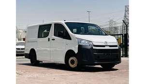 Hiace 2023 Usada, Sedán con Tracción en las Cuatro Ruedas, Motor 4.5L, Asientos de Cuero, Neumáticos R18, Control de Crucero Adaptativo, Volante a la Izquierda, Transmisión Automática, Luces LED - Product Image 2