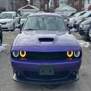 Dodge Challenger GT 2019 d'occasion en excellent état - Product Image 1
