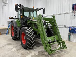 รถแทรกเตอร์ฟาร์ม Fendt 516 Vario 160 แรงม้า ขับเคลื่อน 4 ล้อ เครื่องยนต์ดีเซล พร้อมห้องโดยสาร ระบบเกียร์แบบส่งกำลัง  สำหรับงานหนัก - Product Image 4
