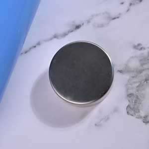 Bouteille isotherme en acier inoxydable bleue avec paille pour voyage, gourde isolante pour boissons froides, couvercle à motif avec poignée, option cadeau - Product Image 6