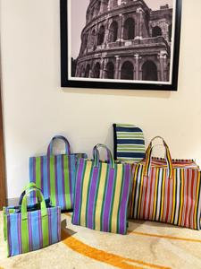 Bolsas de Mano Personalizadas con Cremallera, Reutilizables, Ecológicas, Hechas de Nailon Reciclado, con Logotipo Impreso, Hechas a Mano en India - Product Image 2