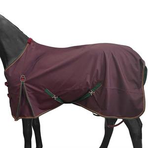 Couverture imperméable et respirante pour chevaux, tapis d'équitation à séchage rapide en polyester pour le dressage, avec détails en acier inoxydable - Product Image 1