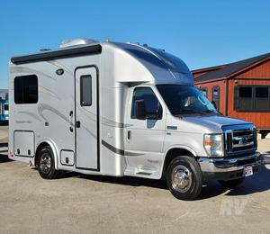 Autocaravana P-L-E-A-S-U-R-E RV W-A-Y-PURSUIT 2015 USADA EN BUEN ESTADO, DISPONIBLE PARA LA VENTA - Product Image 1