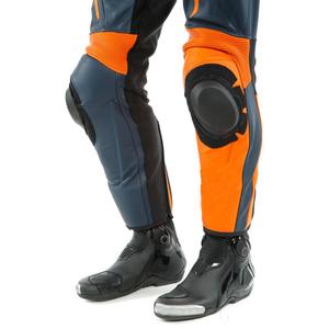 Ensemble de combinaisons de course de haute qualité OEM Pantalons et vestes en cuir pour motocyclette avec tenue de protection pour la sécurité automobile - Product Image 4