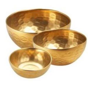Cuenco para servir de latón tradicional intrincado para mezclar el encanto cultural y el uso funcional en las áreas de comedor del hogar - Product Image 1