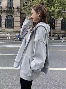 Vente en gros Fashion Crop Hoodies Vêtements pour femmes Printemps Sweat à capuche à manches longues pour femmes logo - Product Image 6