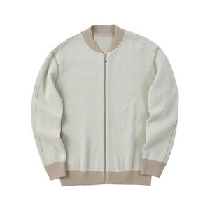 Chaqueta acogedora y elegante para hombre, abrigo térmico de lana con cremallera para senderismo, esquí y ropa de invierno de todos los días. - Product Image 1