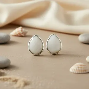 Pendientes de Lágrima Chapados en Oro de 18K para Uso Diario de Mujer - Product Image 2