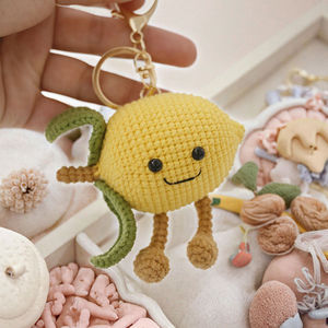 พวงกุญแจโครเชต์แฮนด์เมดรูปเลมอน นุ่มนิ่ม น้ำหนักเบา ดีไซน์เลมอน - Product Image 3