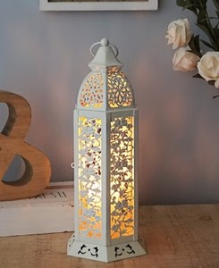 Elegante Lámpara de Estilo Marroquí con Intrincados Recortes, Luz Cálida y Suave, Perfecta para Decoración del Hogar en Ramadán y Eid, Regalo para Mesa - Product Image 2